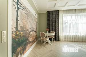 Дом 387м², 2-этажный, участок 18 сот.