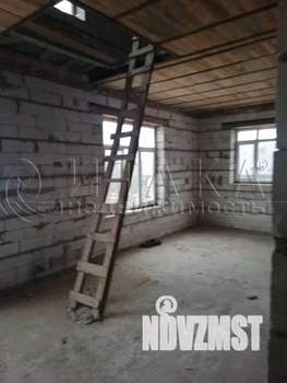 Дом 426м², 3-этажный, участок 9 сот.  