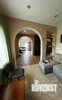 Коттедж 140м², 2-этажный, участок 10 сот.  