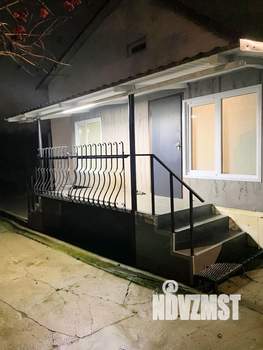 Коттедж 180м², 2-этажный, участок 10 сот.  