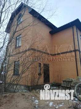 Дом 426м², 3-этажный, участок 9 сот.  