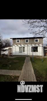 Коттедж 180м², 2-этажный, участок 10 сот.  