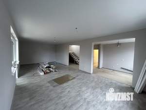 Коттедж 220м², 2-этажный, участок 10 сот.  