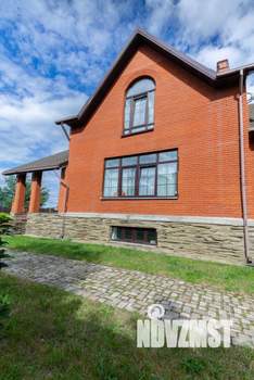 Дом 387м², 2-этажный, участок 18 сот.  