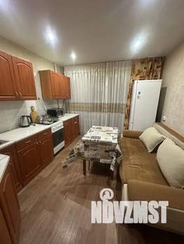 1-к квартира, посуточно, 38м2, 7/10 этаж