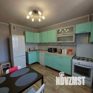 3-к квартира, посуточно, 75м2, 1/1 этаж