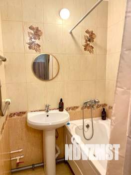 1-к квартира, посуточно, 38м2, 2/10 этаж