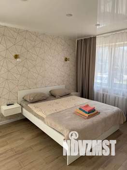 Студия квартира, посуточно, 32м2, 1/5 этаж