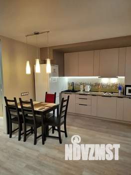 Студия квартира, посуточно, 42м2, 4/5 этаж