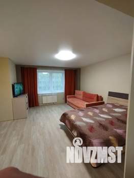 Студия квартира, посуточно, 42м2, 4/5 этаж