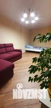 Студия квартира, посуточно, 35м2, 4/10 этаж