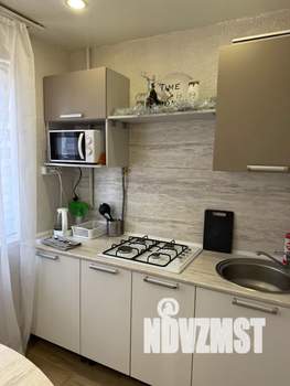 Студия квартира, посуточно, 32м2, 1/5 этаж