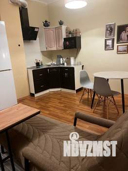 Студия квартира, посуточно, 38м2, 3/8 этаж