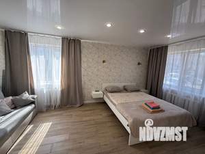 Студия квартира, посуточно, 32м2, 1/5 этаж