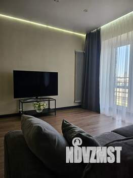 Студия квартира, посуточно, 42м2, 2/6 этаж