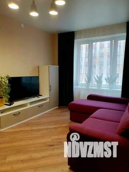 Студия квартира, посуточно, 35м2, 4/10 этаж