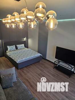 Студия квартира, посуточно, 42м2, 2/6 этаж