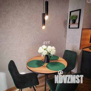 1-к квартира, посуточно, 37м2, 4/10 этаж