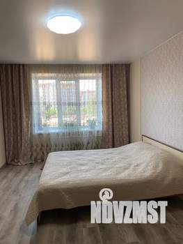 1-к квартира, посуточно, 34м2, 4/10 этаж