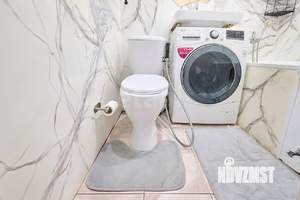 2-к квартира, вторичка, 42м2, 1/5 этаж