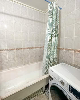 2-к квартира, вторичка, 52м2, 1/9 этаж
